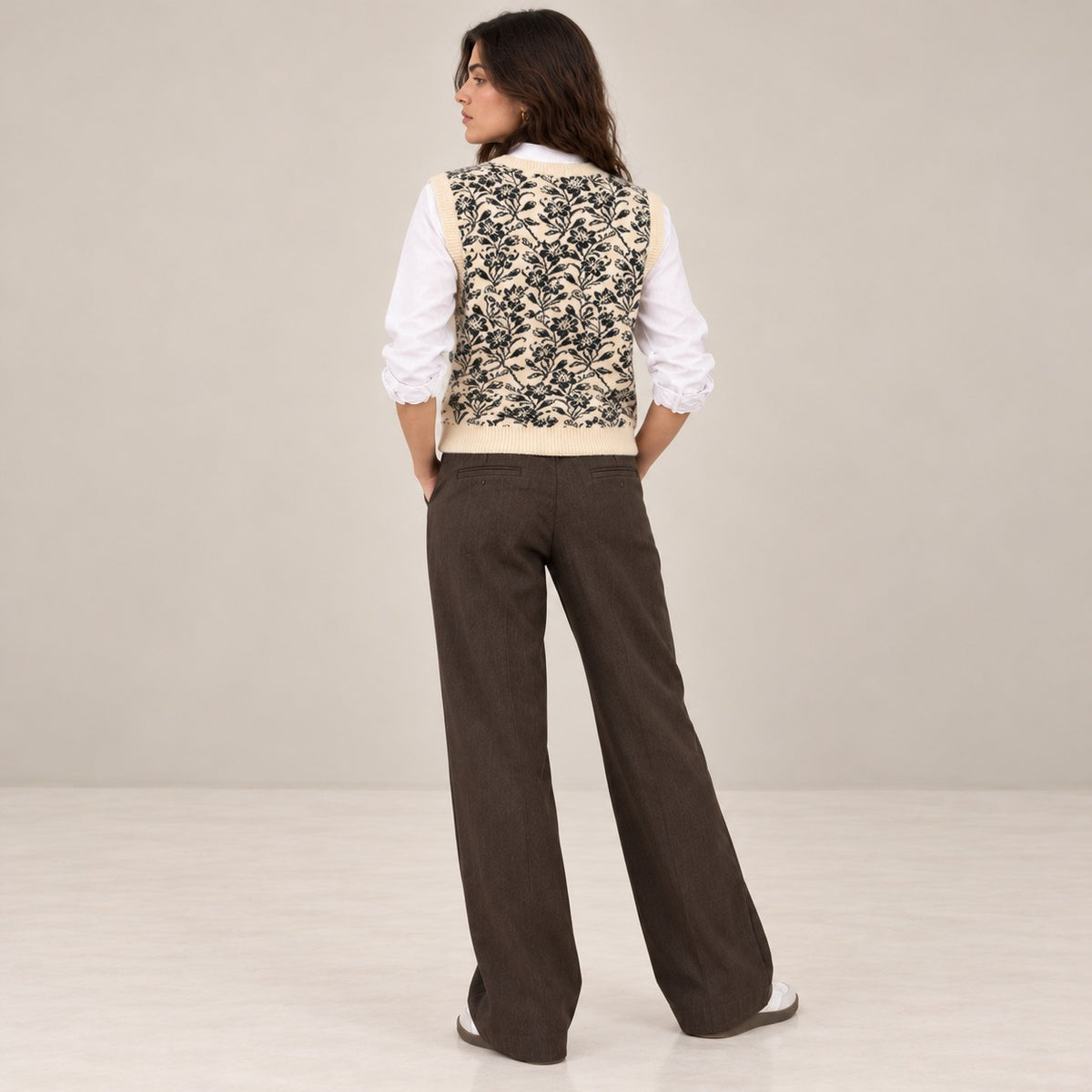 Women's Sleeveless Round-Neck Printed Sweater